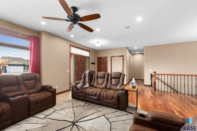 810 Fox Ct Court, Tea, SD 57064