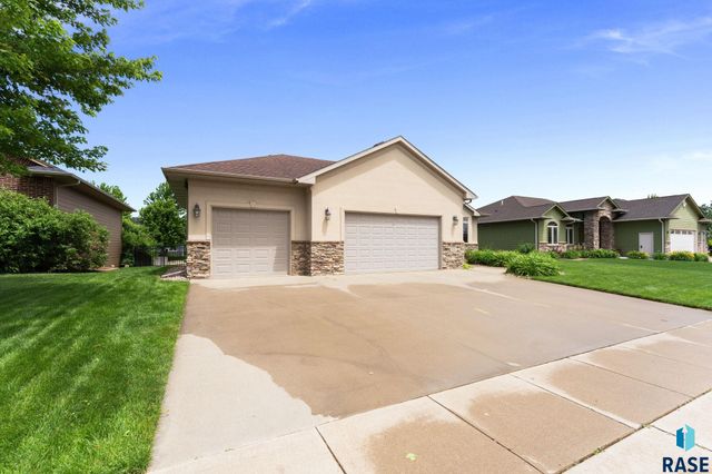 810 Fox Ct Court, Tea, SD 57064