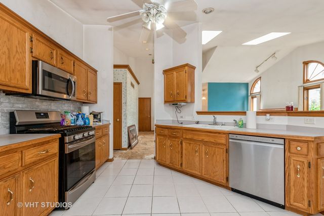 16034 S 94th Avenue, Orland Park, IL 60467