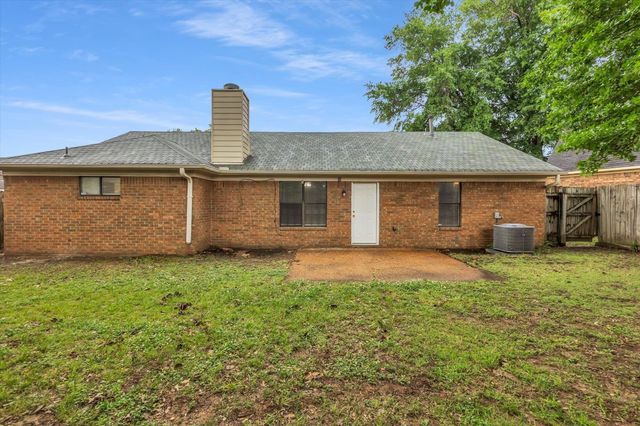 6580 MEADOW BEND DR, Memphis, TN 38141