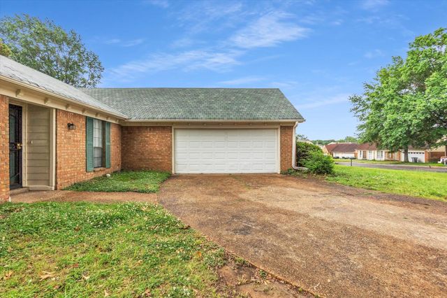 6580 MEADOW BEND DR, Memphis, TN 38141