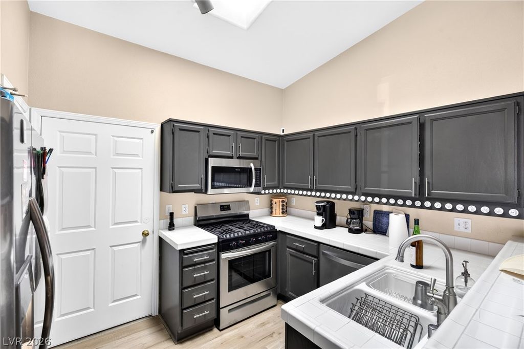 4633 Sophia Way, North Las Vegas, NV 89032 — photo 2