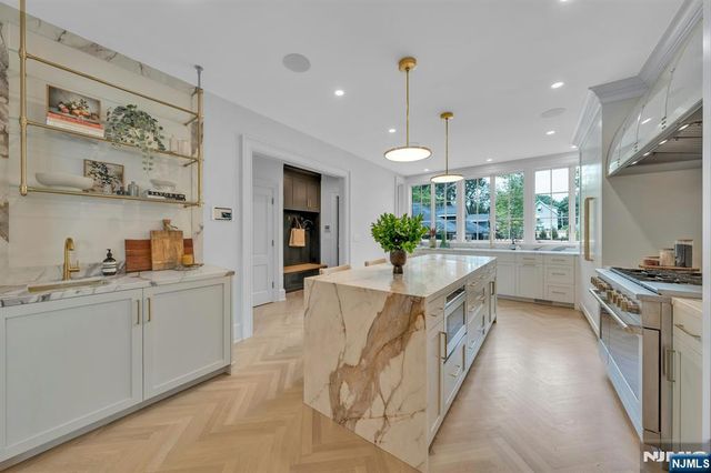 84 Watchung Avenue, Montclair, NJ 07043