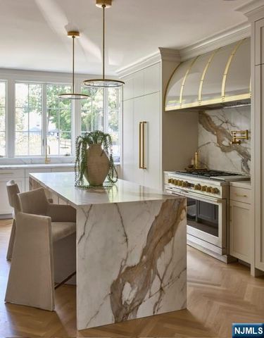 84 Watchung Avenue, Montclair, NJ 07043