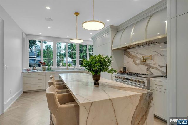 84 Watchung Avenue, Montclair, NJ 07043