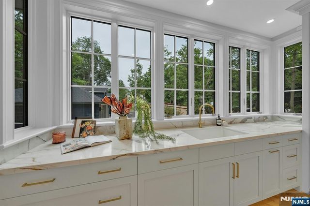 84 Watchung Avenue, Montclair, NJ 07043