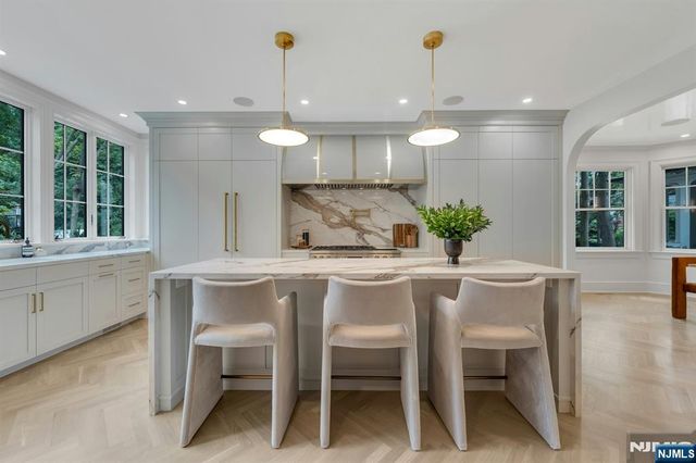 84 Watchung Avenue, Montclair, NJ 07043