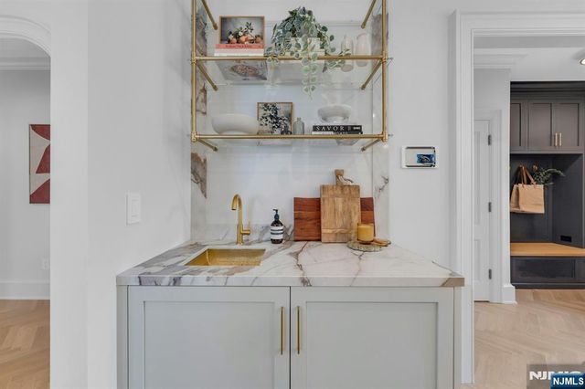 84 Watchung Avenue, Montclair, NJ 07043