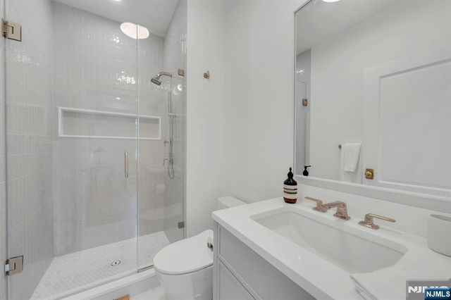 84 Watchung Avenue, Montclair, NJ 07043