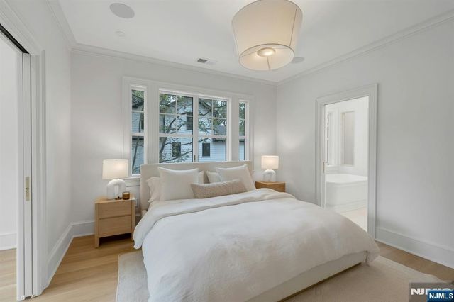 84 Watchung Avenue, Montclair, NJ 07043