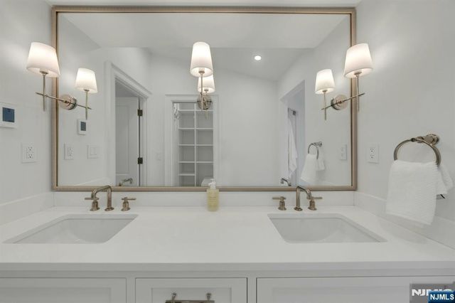 84 Watchung Avenue, Montclair, NJ 07043