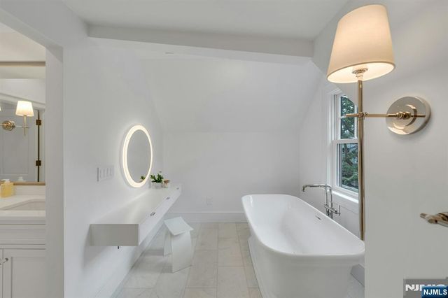 84 Watchung Avenue, Montclair, NJ 07043