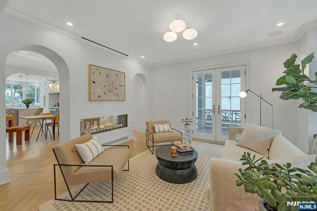 84 Watchung Avenue, Montclair, NJ 07043