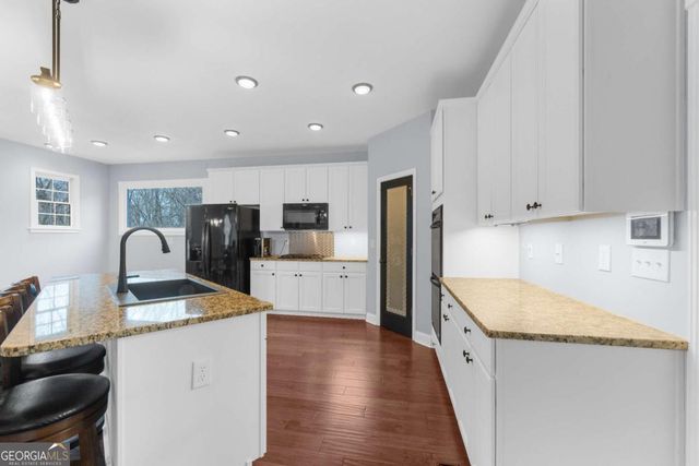 5488 Price Road, Gainesville, GA 30506