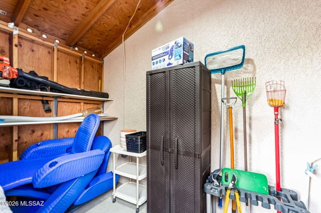 8647 E Louhelen Way, Tucson, AZ 85747