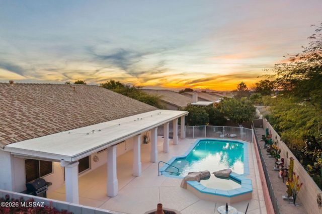 8647 E Louhelen Way, Tucson, AZ 85747