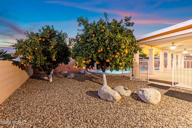 8647 E Louhelen Way, Tucson, AZ 85747