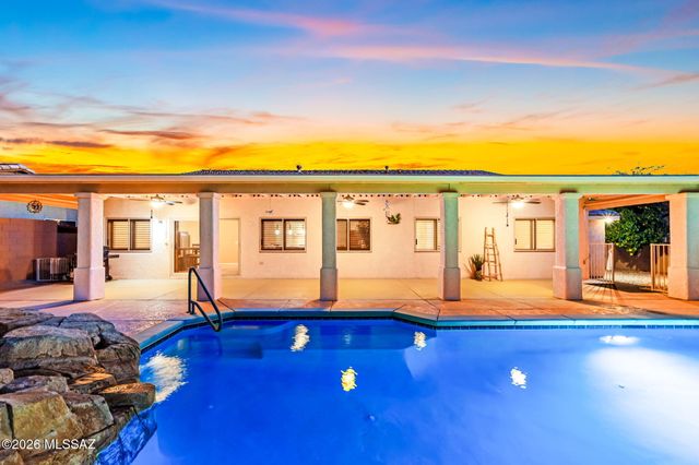 8647 E Louhelen Way, Tucson, AZ 85747