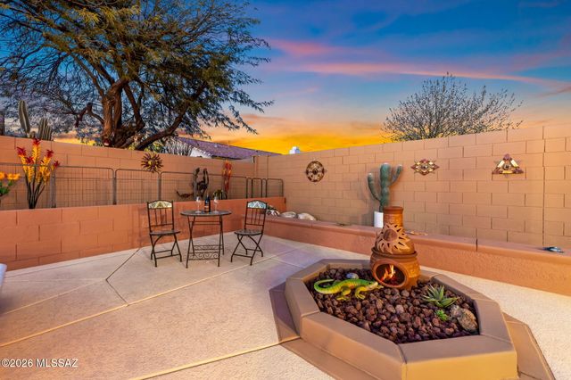 8647 E Louhelen Way, Tucson, AZ 85747