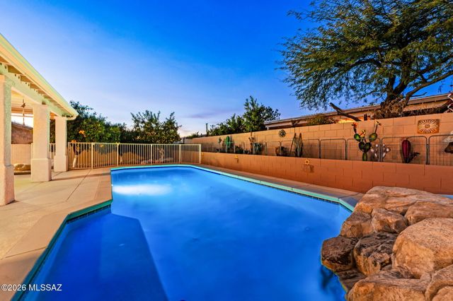 8647 E Louhelen Way, Tucson, AZ 85747