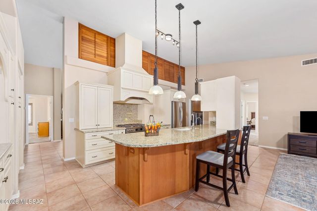 8647 E Louhelen Way, Tucson, AZ 85747