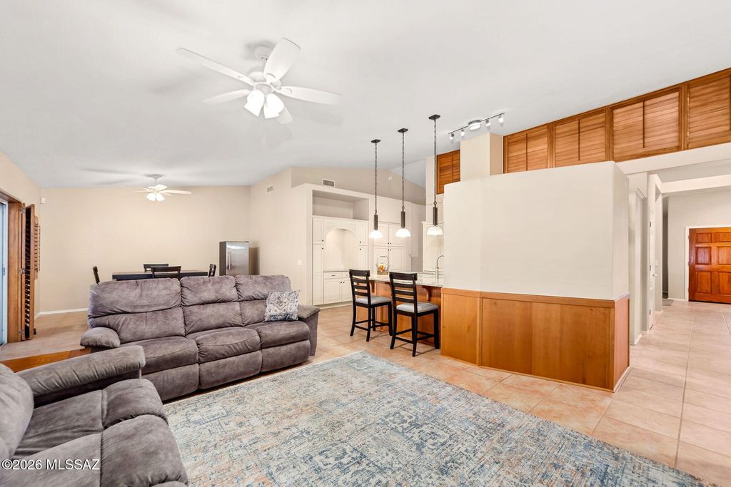 Image 11 of property listing at 8647 E Louhelen Way, Tucson, AZ 85747
