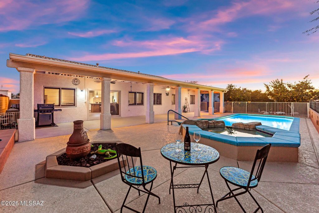 Image 2 of property listing at 8647 E Louhelen Way, Tucson, AZ 85747