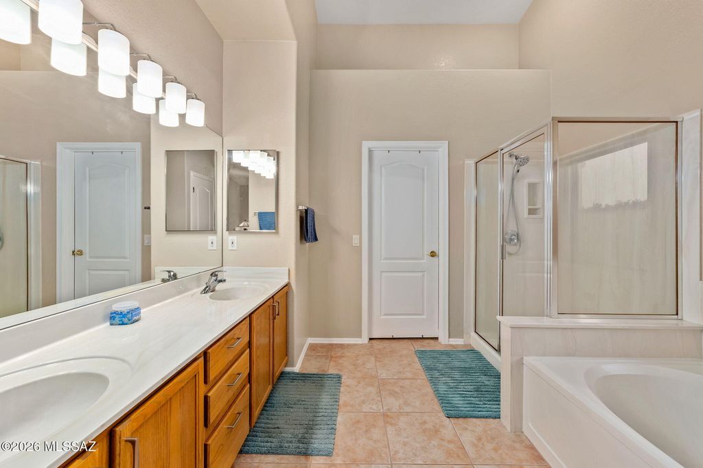 Image 20 of property listing at 8647 E Louhelen Way, Tucson, AZ 85747