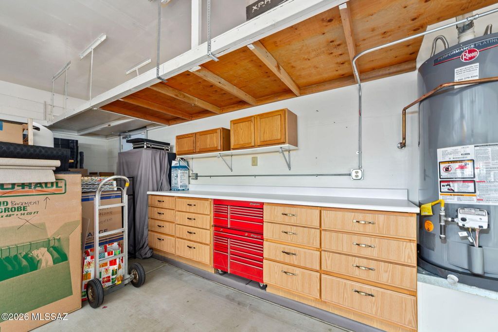 Image 26 of property listing at 8647 E Louhelen Way, Tucson, AZ 85747