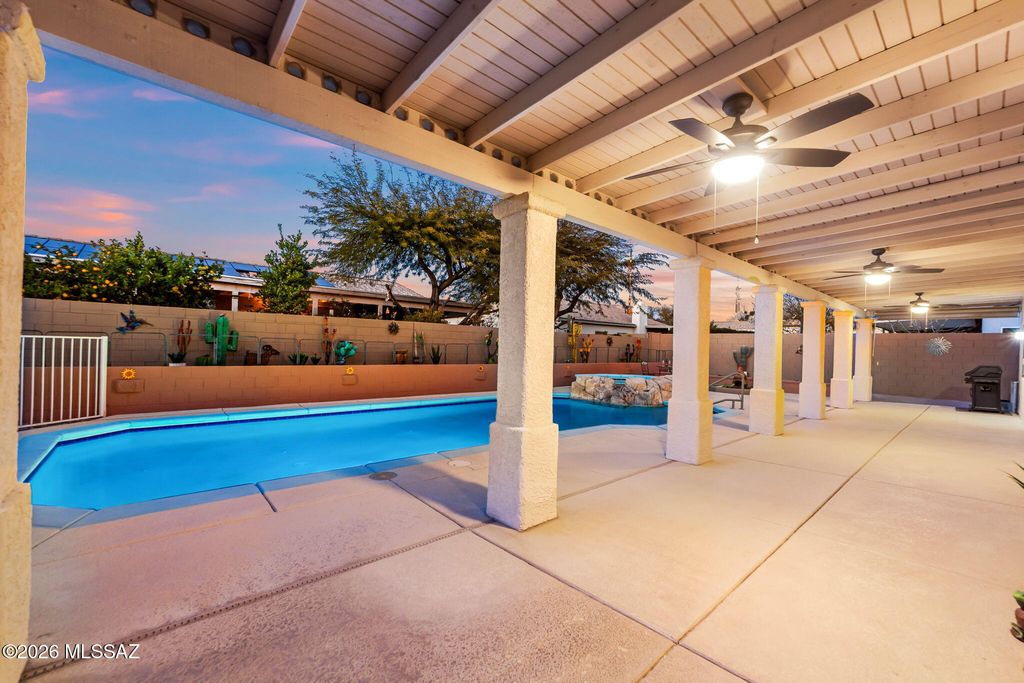 Image 30 of property listing at 8647 E Louhelen Way, Tucson, AZ 85747