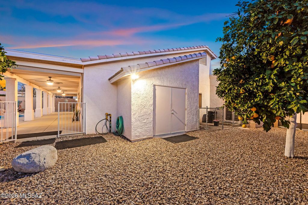 Image 35 of property listing at 8647 E Louhelen Way, Tucson, AZ 85747