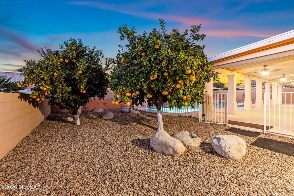 Image 36 of property listing at 8647 E Louhelen Way, Tucson, AZ 85747