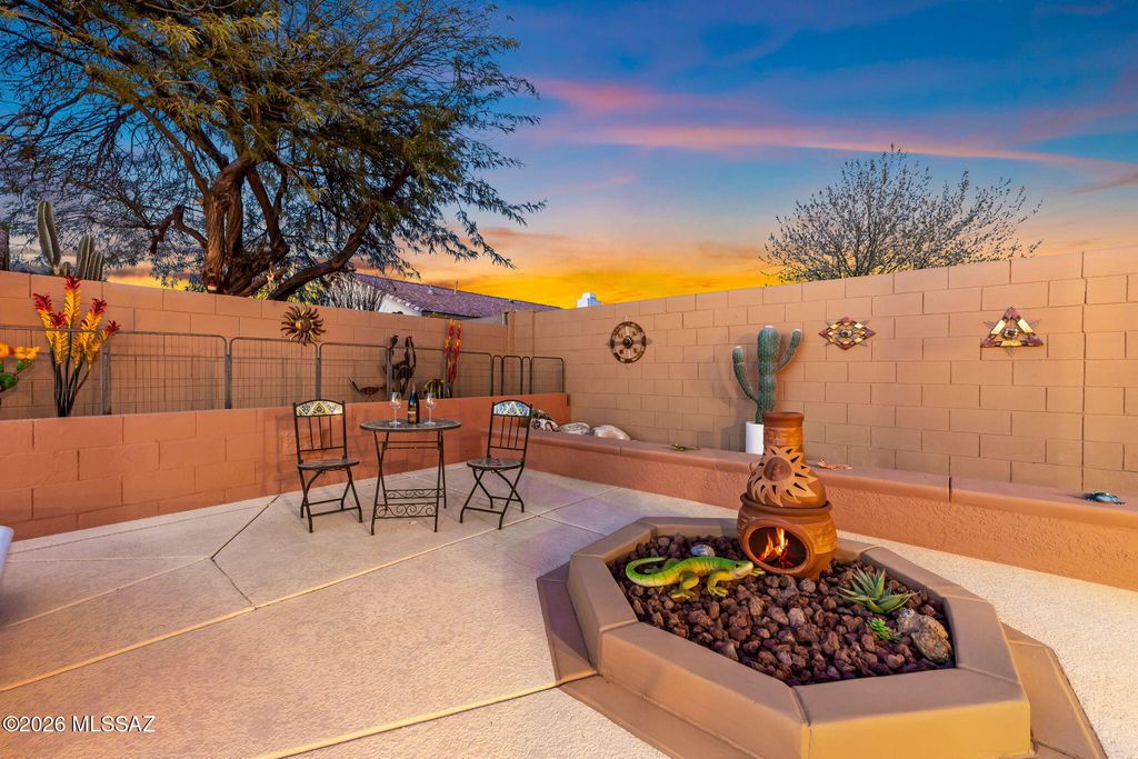 Image 38 of property listing at 8647 E Louhelen Way, Tucson, AZ 85747