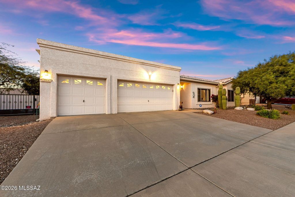 Image 40 of property listing at 8647 E Louhelen Way, Tucson, AZ 85747