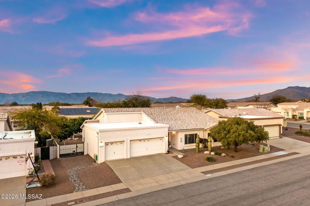 Image 43 of property listing at 8647 E Louhelen Way, Tucson, AZ 85747