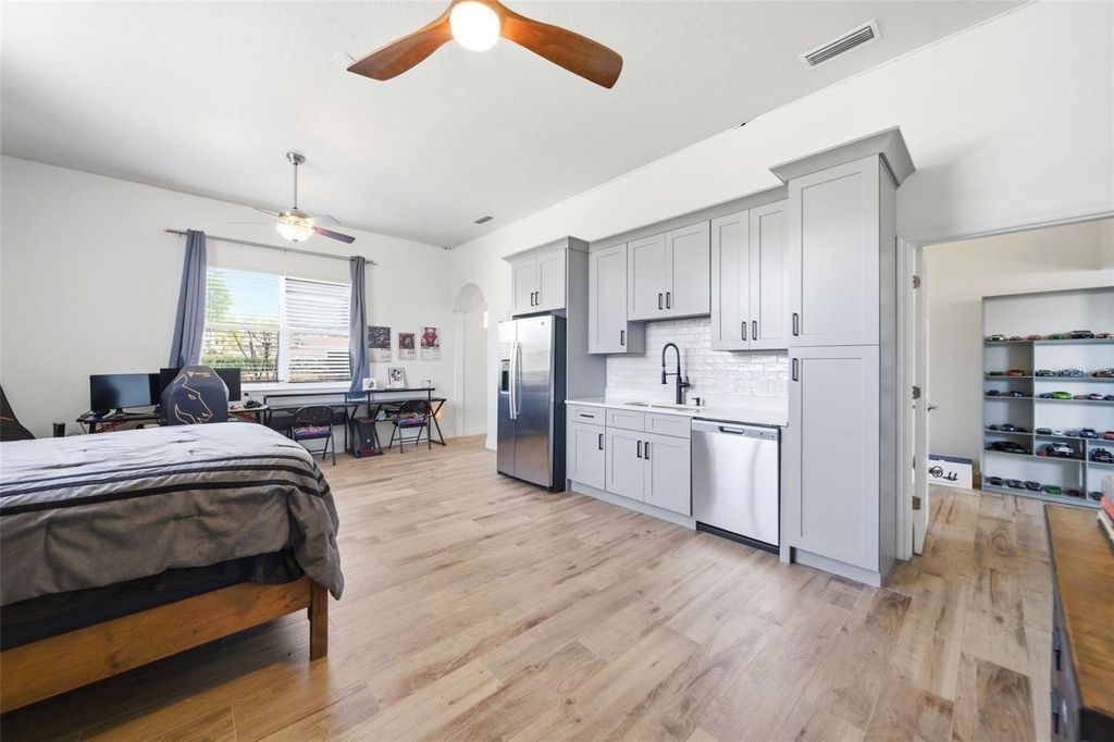 Image 34 of property listing at 113 SANDY OAKS PLACE, Longwood, FL 32779