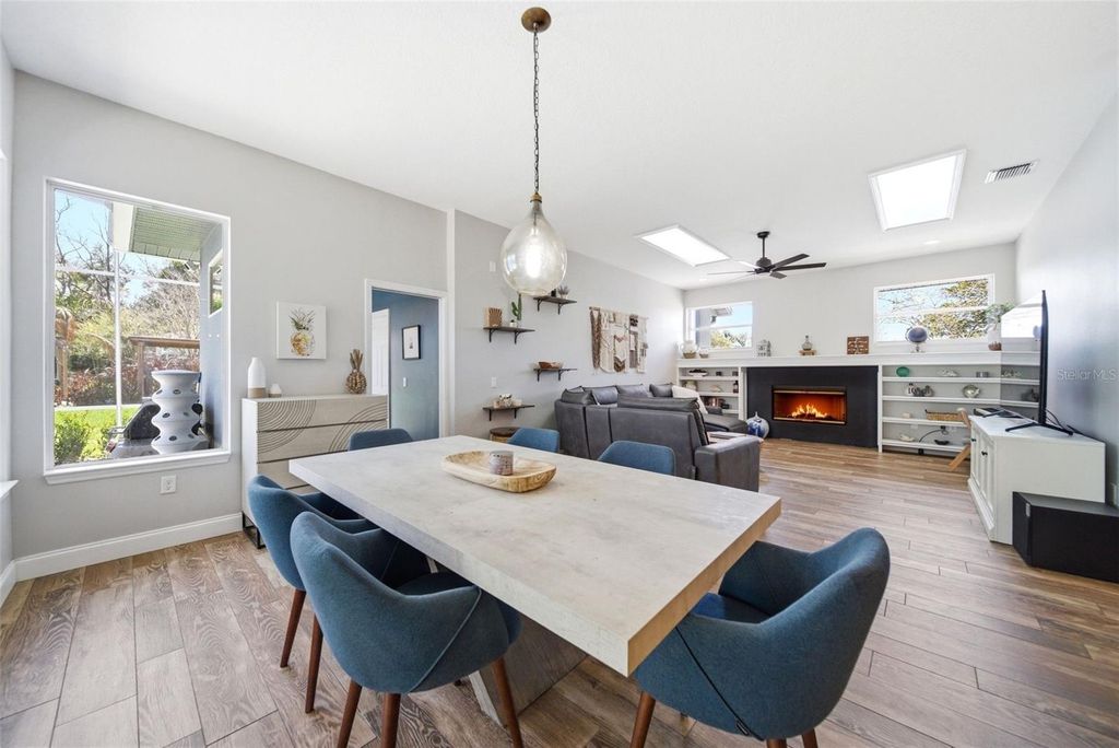 Image 7 of property listing at 113 SANDY OAKS PLACE, Longwood, FL 32779