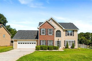 2586 Abbotts Glen Drive NW, Acworth, GA 30101