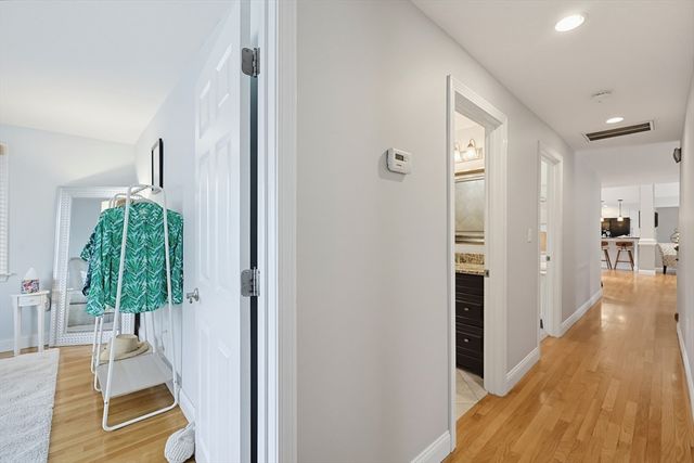 16 Mansion Rd, Wakefield, MA 01880