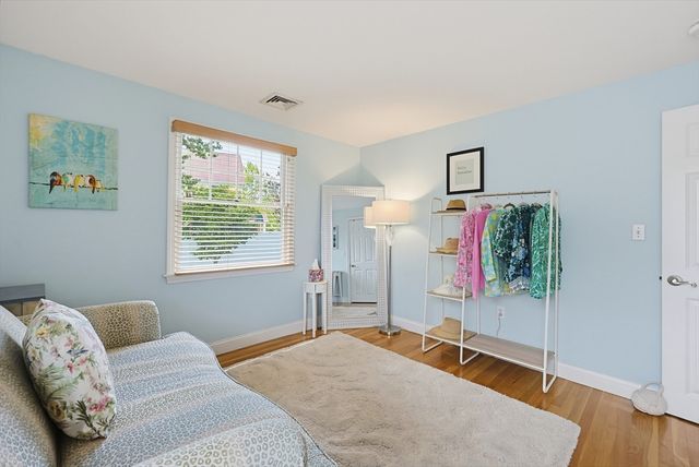 16 Mansion Rd, Wakefield, MA 01880