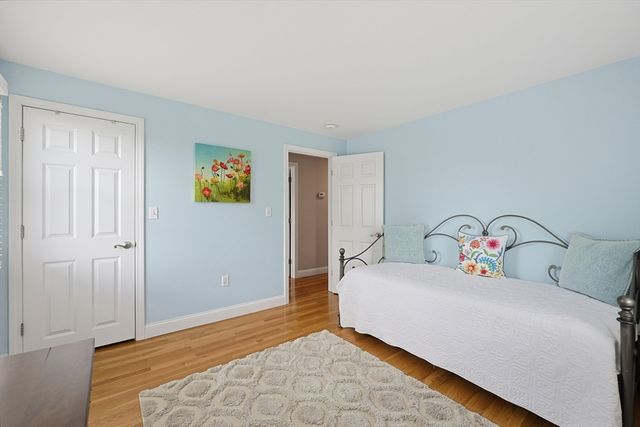 16 Mansion Rd, Wakefield, MA 01880