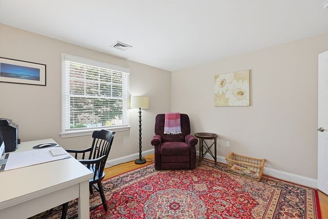 16 Mansion Rd, Wakefield, MA 01880