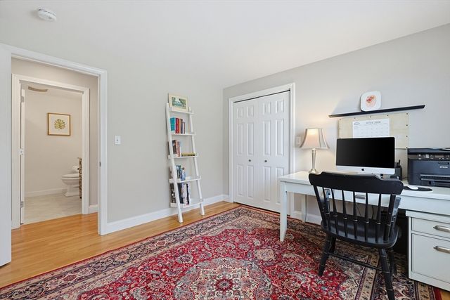 16 Mansion Rd, Wakefield, MA 01880