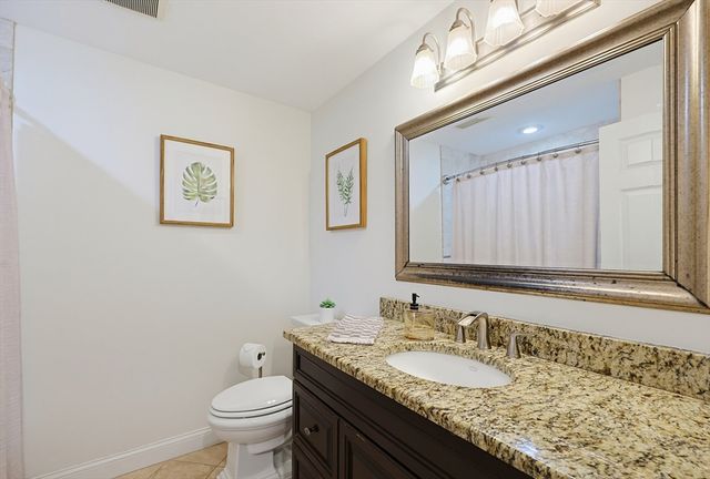 16 Mansion Rd, Wakefield, MA 01880