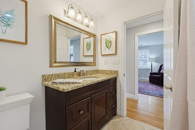 16 Mansion Rd, Wakefield, MA 01880