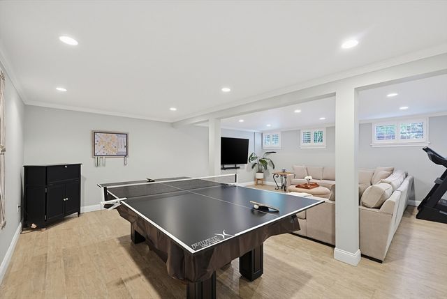 16 Mansion Rd, Wakefield, MA 01880