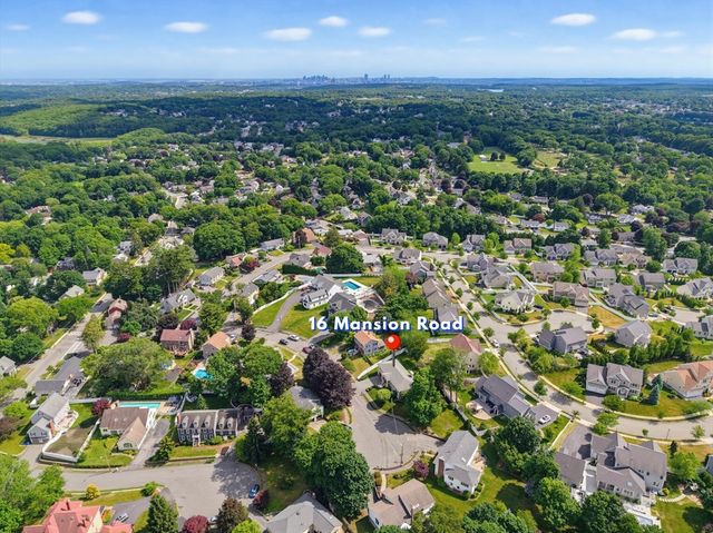16 Mansion Rd, Wakefield, MA 01880