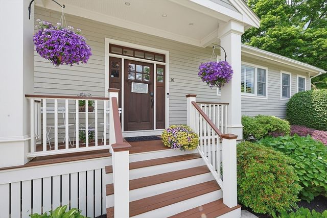 16 Mansion Rd, Wakefield, MA 01880