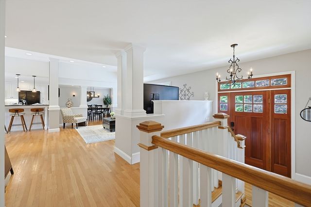 16 Mansion Rd, Wakefield, MA 01880