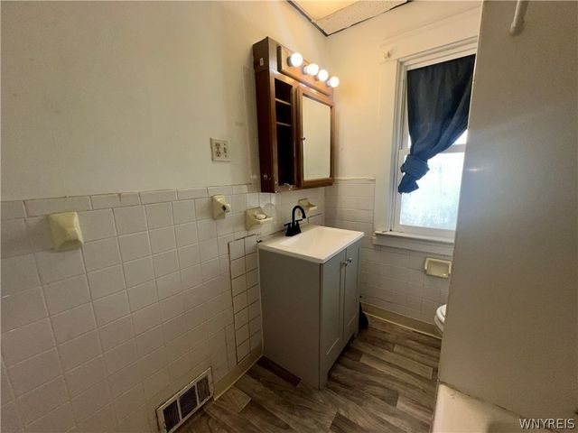 1611 Linwood Avenue, Niagara Falls, NY 14305